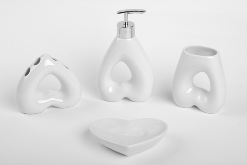 EC088 Heart Shape Bathroom Accessory